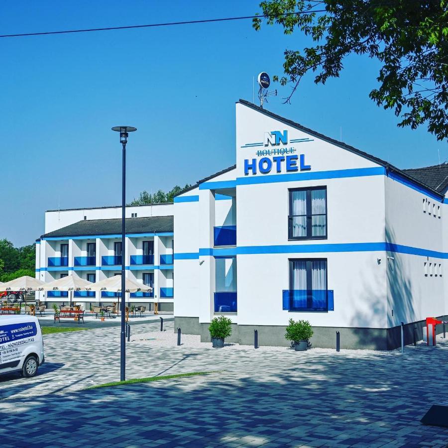 Nn Boutique Hotel Тисауйварош Екстериор снимка