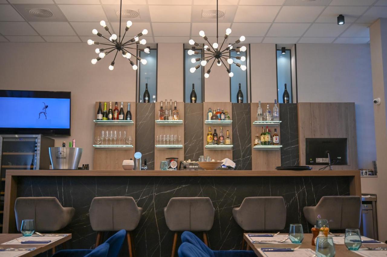 Nn Boutique Hotel Тисауйварош Екстериор снимка