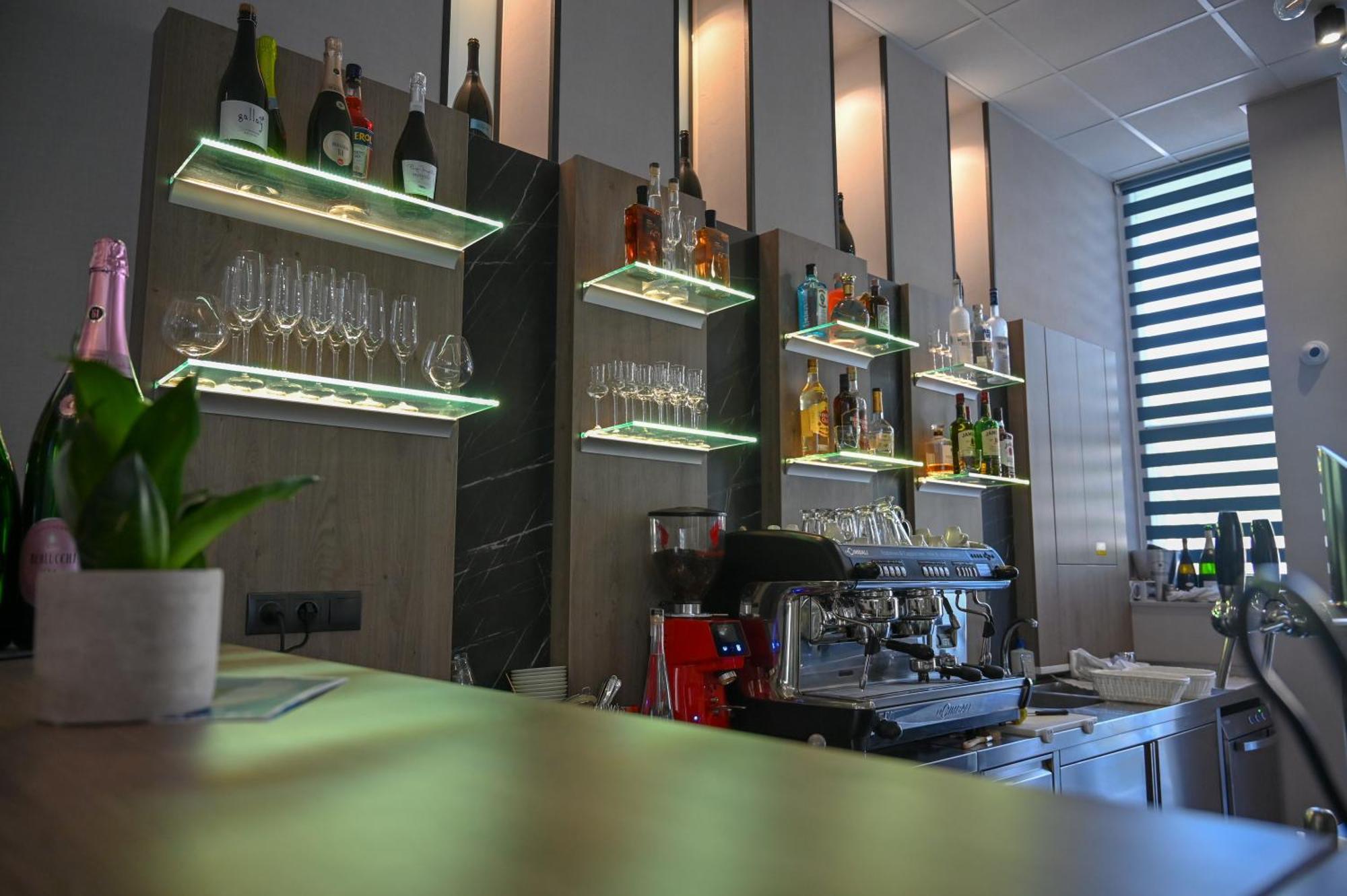 Nn Boutique Hotel Тисауйварош Екстериор снимка
