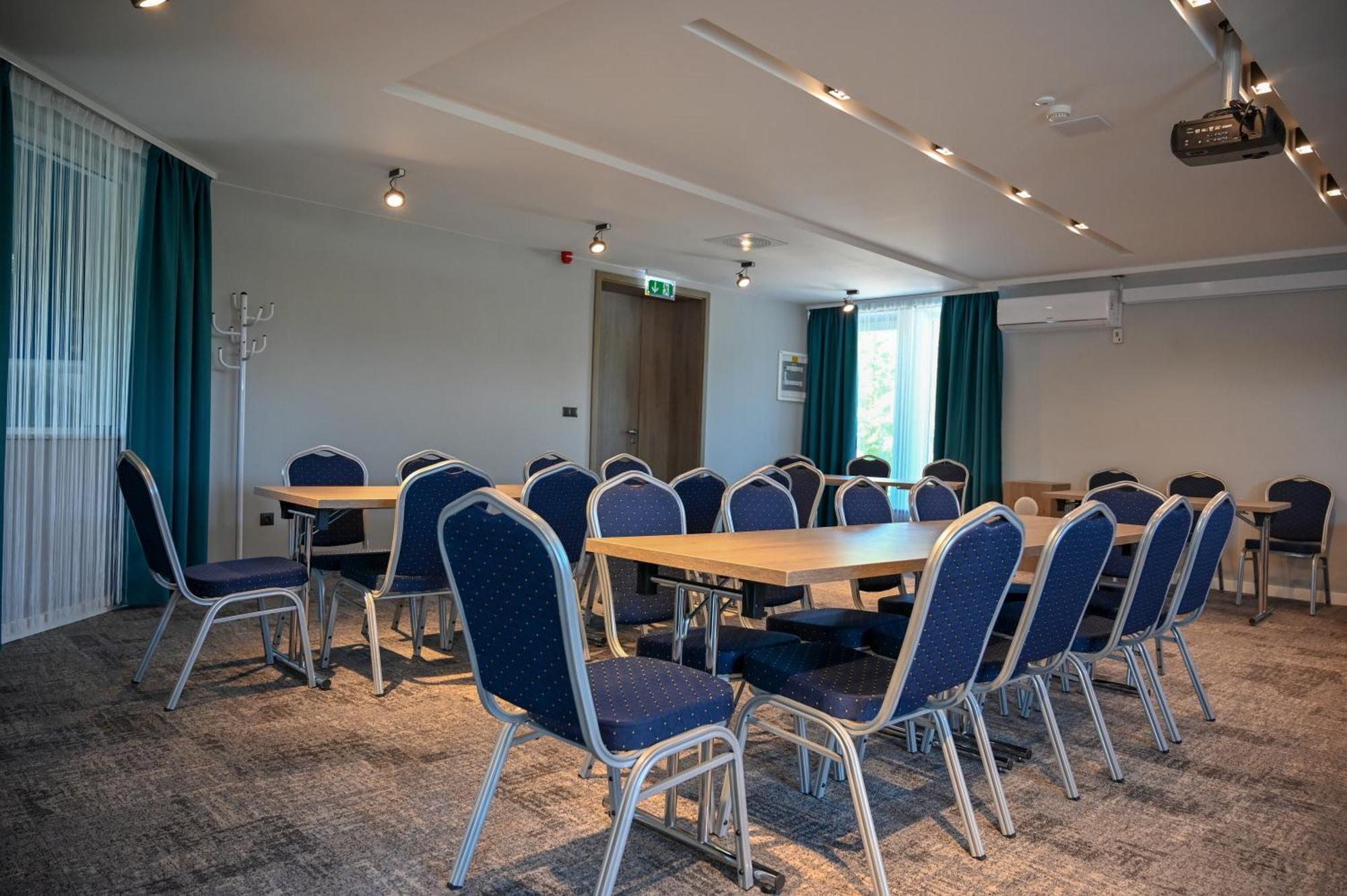 Nn Boutique Hotel Тисауйварош Екстериор снимка