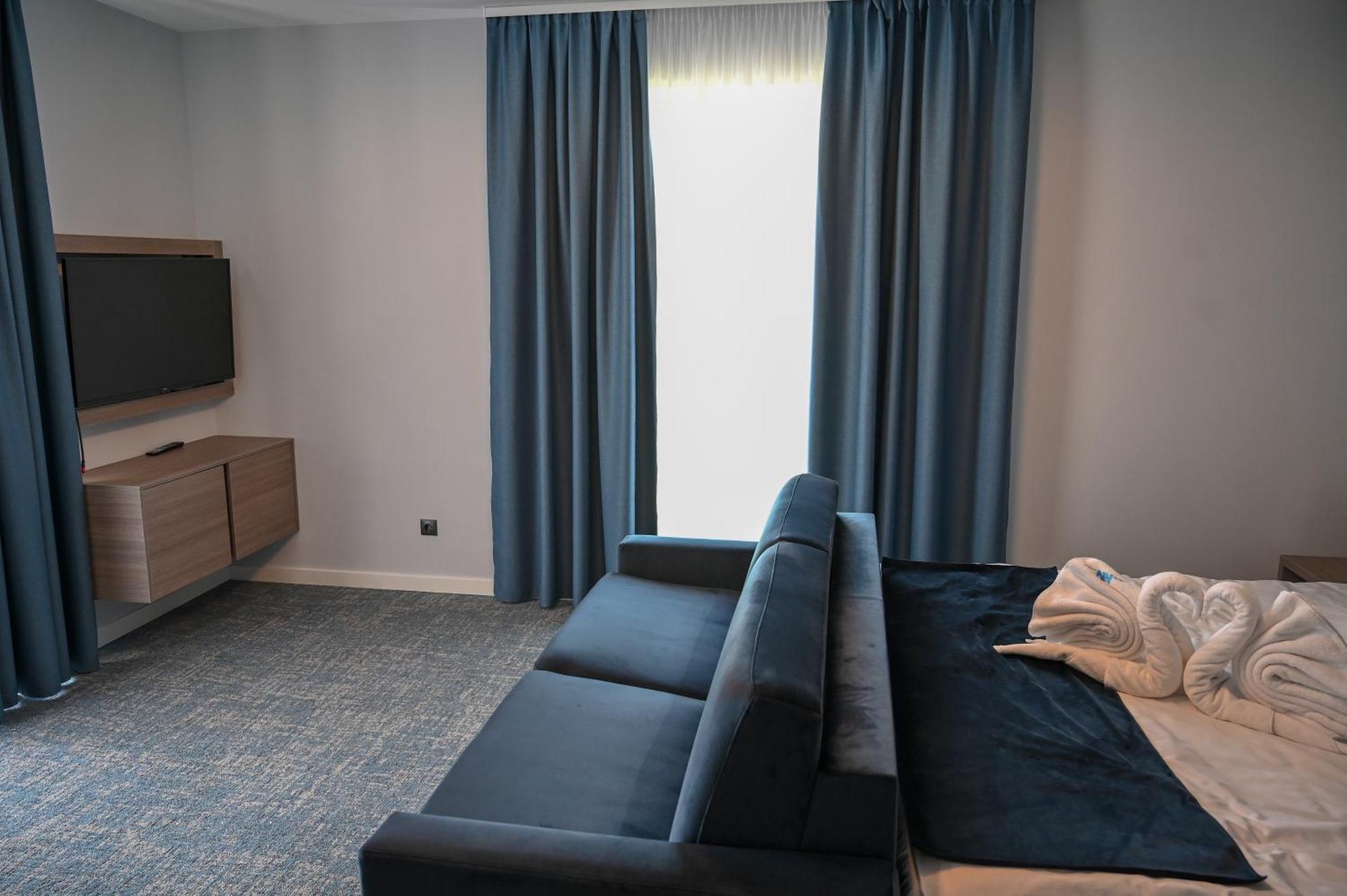 Nn Boutique Hotel Тисауйварош Екстериор снимка