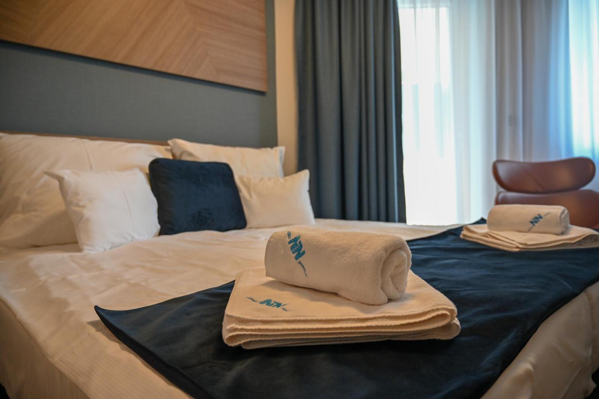Nn Boutique Hotel Тисауйварош Екстериор снимка