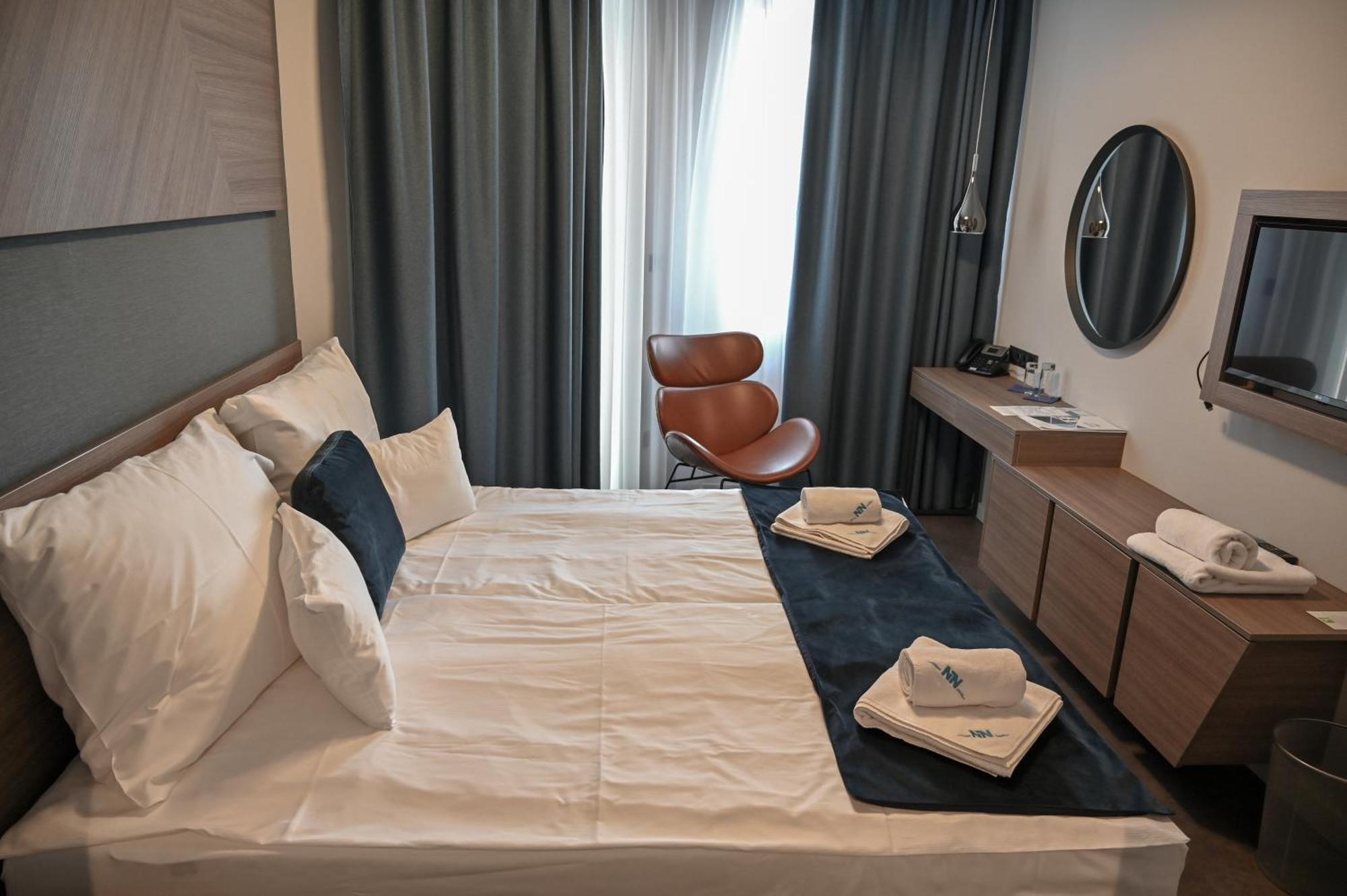 Nn Boutique Hotel Тисауйварош Екстериор снимка