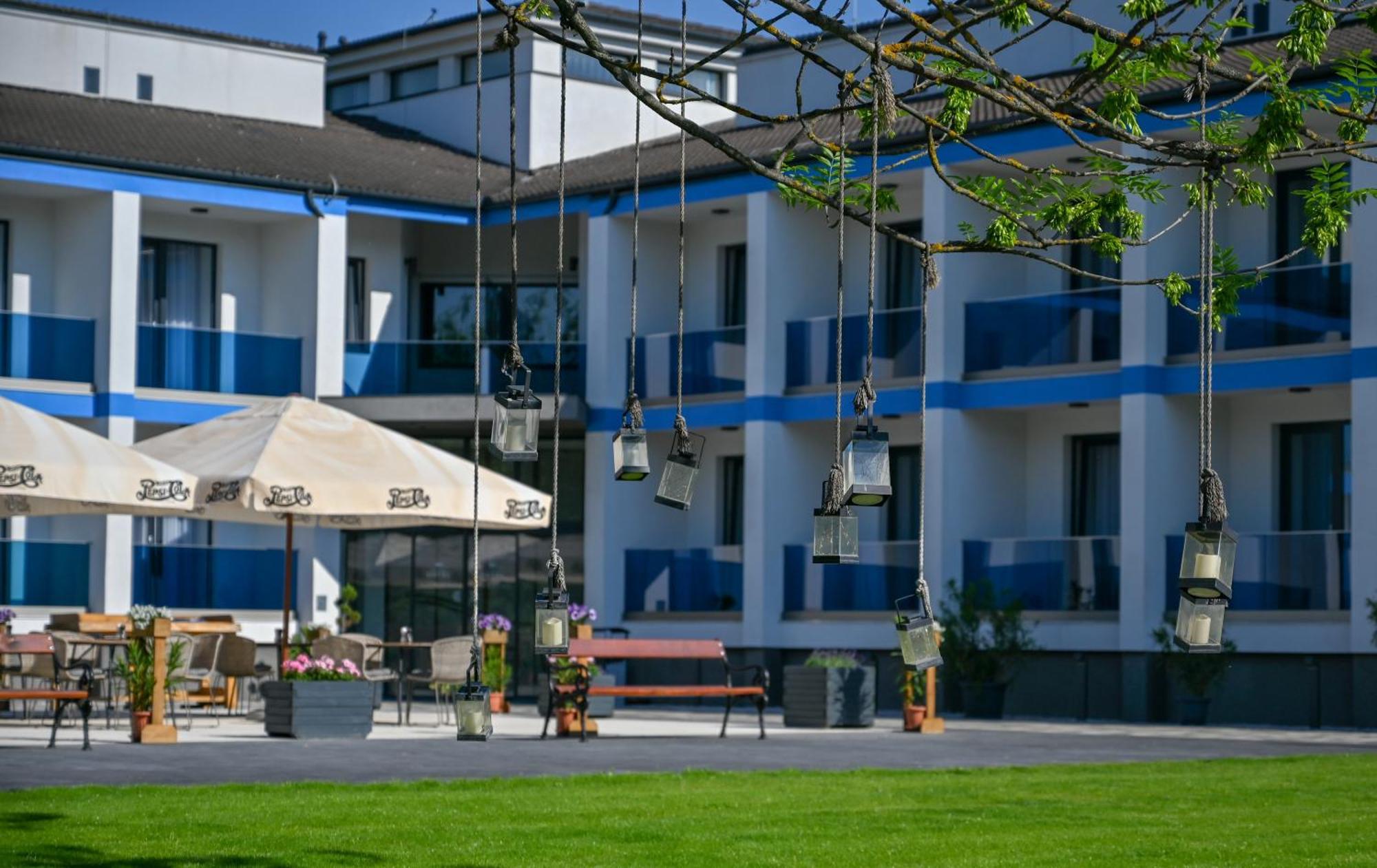 Nn Boutique Hotel Тисауйварош Екстериор снимка